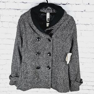 POWDER ROOM | double breasted lined boucle pea coat